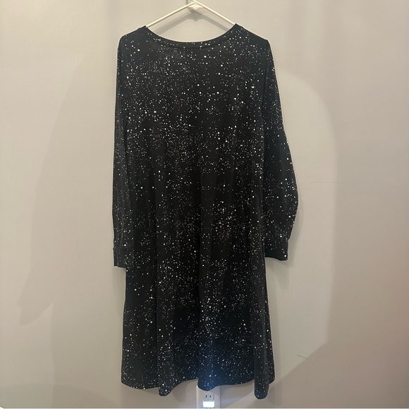 Lularoe Emily Swing Dress. Size Medium. - Picture 4 of 6